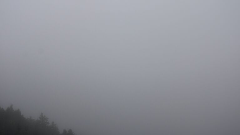 Dieses Bild zeigt eine Webcam-Aufnahme vom Achertal, aufgenommen am Montag, den 28.07.2025 um 08:00 Uhr. Die Temperatur betrug 10°C.
