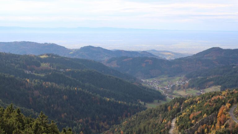 Dieses Bild zeigt eine Webcam-Aufnahme vom Achertal, aufgenommen am Mittwoch, den 29.10.2025 um 15:30 Uhr. Die Temperatur betrug 11.2°C.