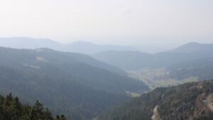 Dieses Bild zeigt eine Webcam-Aufnahme vom Achertal, aufgenommen am Montag, den 09.03.2026 um 15:00 Uhr. Die Temperatur betrug 10.9°C.