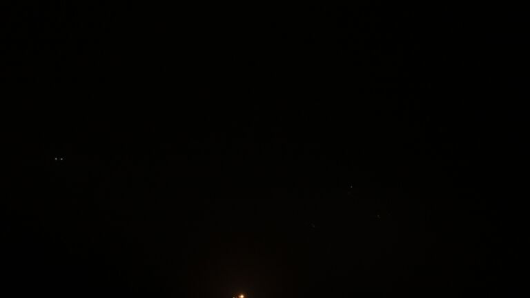 Dieses Bild zeigt eine Webcam-Aufnahme vom Achertal, aufgenommen am Mittwoch, den 24.12.2025 um 22:00 Uhr. Die Temperatur betrug -5.9°C.