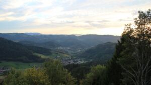 Dieses Bild zeigt eine Webcam-Aufnahme vom Achertal, aufgenommen am Freitag, den 16.10.2026 um 18:10 Uhr. Die Temperatur betrug 18.4°C.