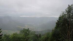 Dieses Bild zeigt eine Webcam-Aufnahme vom Achertal, aufgenommen am Donnerstag, den 11.06.2026 um 08:00 Uhr. Die Temperatur betrug 7°C.