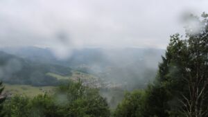 Dieses Bild zeigt eine Webcam-Aufnahme vom Achertal, aufgenommen am Montag, den 27.07.2026 um 09:20 Uhr. Die Temperatur betrug 12.8°C.