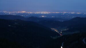 Dieses Bild zeigt eine Webcam-Aufnahme vom Achertal, aufgenommen am Freitag, den 10.04.2026 um 06:10 Uhr. Die Temperatur betrug 8.9°C.