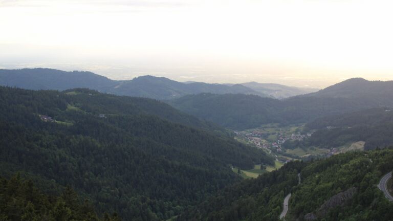 Dieses Bild zeigt eine Webcam-Aufnahme vom Achertal, aufgenommen am Freitag, den 23.05.2025 um 20:10 Uhr. Die Temperatur betrug 6.4°C.
