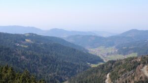 Dieses Bild zeigt eine Webcam-Aufnahme vom Achertal, aufgenommen am Freitag, den 20.03.2026 um 13:20 Uhr. Die Temperatur betrug 10.8°C.