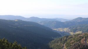 Dieses Bild zeigt eine Webcam-Aufnahme vom Achertal, aufgenommen am Mittwoch, den 17.12.2025 um 14:20 Uhr. Die Temperatur betrug 6.4°C.