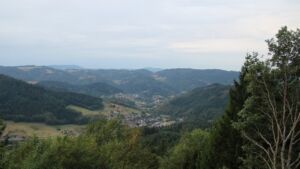 Dieses Bild zeigt eine Webcam-Aufnahme vom Achertal, aufgenommen am Dienstag, den 25.08.2026 um 07:00 Uhr. Die Temperatur betrug 14.9°C.