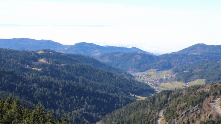 Dieses Bild zeigt eine Webcam-Aufnahme vom Achertal, aufgenommen am Mittwoch, den 25.02.2026 um 13:40 Uhr. Die Temperatur betrug 12.4°C.