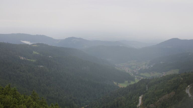 Dieses Bild zeigt eine Webcam-Aufnahme vom Achertal, aufgenommen am Montag, den 04.08.2025 um 08:50 Uhr. Die Temperatur betrug 10.6°C.