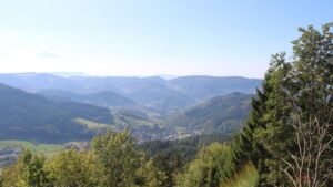 Dieses Bild zeigt eine Webcam-Aufnahme vom Achertal, aufgenommen am Dienstag, den 06.10.2026 um 13:10 Uhr. Die Temperatur betrug 23°C.