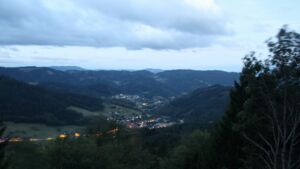 Dieses Bild zeigt eine Webcam-Aufnahme vom Achertal, aufgenommen am Sonntag, den 30.08.2026 um 06:10 Uhr. Die Temperatur betrug 15.7°C.