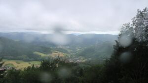 Dieses Bild zeigt eine Webcam-Aufnahme vom Achertal, aufgenommen am Mittwoch, den 03.06.2026 um 08:50 Uhr. Die Temperatur betrug 9.6°C.