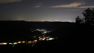 Dieses Bild zeigt eine Webcam-Aufnahme vom Achertal, aufgenommen am Dienstag, den 15.09.2026 um 03:00 Uhr. Die Temperatur betrug 18.3°C.