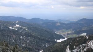 Dieses Bild zeigt eine Webcam-Aufnahme vom Achertal, aufgenommen am Sonntag, den 29.03.2026 um 15:20 Uhr. Die Temperatur betrug 3.1°C.