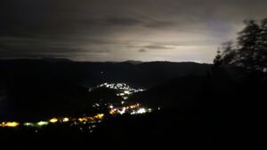 Dieses Bild zeigt eine Webcam-Aufnahme vom Achertal, aufgenommen am Donnerstag, den 08.10.2026 um 02:30 Uhr. Die Temperatur betrug 13.7°C.