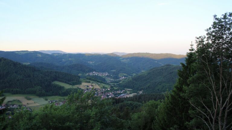 Dieses Bild zeigt eine Webcam-Aufnahme vom Achertal, aufgenommen am Freitag, den 29.05.2026 um 06:00 Uhr. Die Temperatur betrug 17.8°C.