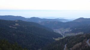 Dieses Bild zeigt eine Webcam-Aufnahme vom Achertal, aufgenommen am Mittwoch, den 17.12.2025 um 09:00 Uhr. Die Temperatur betrug 5.6°C.