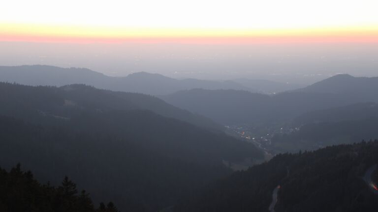 Dieses Bild zeigt eine Webcam-Aufnahme vom Achertal, aufgenommen am Mittwoch, den 04.03.2026 um 18:40 Uhr. Die Temperatur betrug 6.6°C.