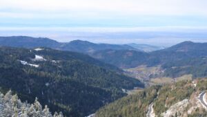 Dieses Bild zeigt eine Webcam-Aufnahme vom Achertal, aufgenommen am Dienstag, den 27.01.2026 um 11:50 Uhr. Die Temperatur betrug 6.6°C.