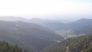 Dieses Bild zeigt eine Webcam-Aufnahme vom Achertal, aufgenommen am Mittwoch, den 17.09.2025 um 17:30 Uhr. Die Temperatur betrug 13.1°C.