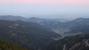 Dieses Bild zeigt eine Webcam-Aufnahme vom Achertal, aufgenommen am Freitag, den 17.04.2026 um 06:30 Uhr. Die Temperatur betrug 9.6°C.