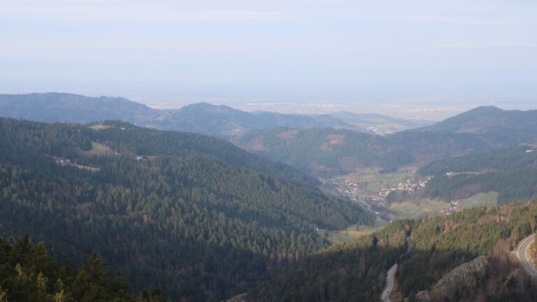 Dieses Bild zeigt eine Webcam-Aufnahme vom Achertal, aufgenommen am Samstag, den 28.02.2026 um 08:40 Uhr. Die Temperatur betrug 5.9°C.