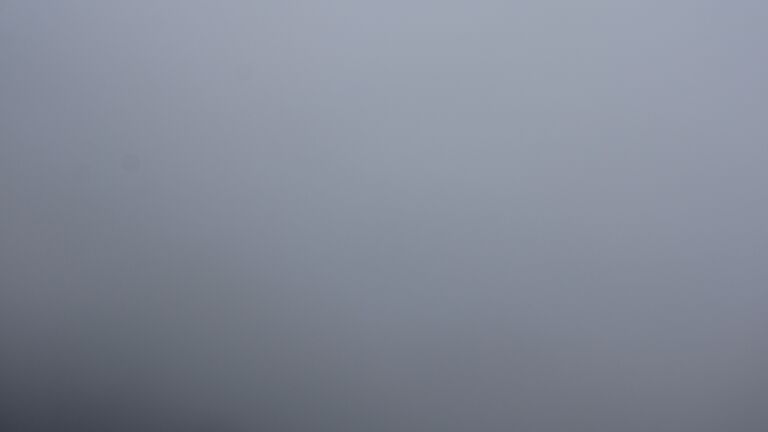 Dieses Bild zeigt eine Webcam-Aufnahme vom Achertal, aufgenommen am Montag, den 27.10.2025 um 12:00 Uhr. Die Temperatur betrug 2.8°C.