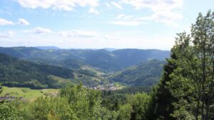 Dieses Bild zeigt eine Webcam-Aufnahme vom Achertal, aufgenommen am Samstag, den 13.06.2026 um 17:20 Uhr. Die Temperatur betrug 25.4°C.