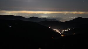 Dieses Bild zeigt eine Webcam-Aufnahme vom Achertal, aufgenommen am Sonntag, den 28.12.2025 um 00:00 Uhr. Die Temperatur betrug 3.1°C.