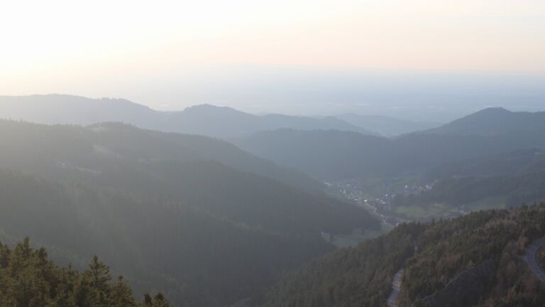 Dieses Bild zeigt eine Webcam-Aufnahme vom Achertal, aufgenommen am Dienstag, den 03.03.2026 um 17:30 Uhr. Die Temperatur betrug 8.2°C.