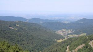 Dieses Bild zeigt eine Webcam-Aufnahme vom Achertal, aufgenommen am Samstag, den 05.07.2025 um 10:30 Uhr. Die Temperatur betrug 17.4°C.
