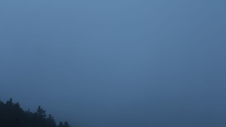 Dieses Bild zeigt eine Webcam-Aufnahme vom Achertal, aufgenommen am Sonntag, den 14.09.2025 um 06:50 Uhr. Die Temperatur betrug 8.5°C.