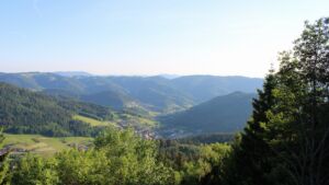 Dieses Bild zeigt eine Webcam-Aufnahme vom Achertal, aufgenommen am Samstag, den 23.05.2026 um 19:30 Uhr. Die Temperatur betrug 26.6°C.