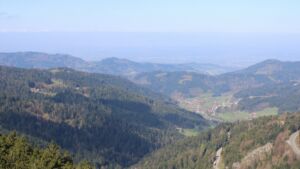 Dieses Bild zeigt eine Webcam-Aufnahme vom Achertal, aufgenommen am Mittwoch, den 15.04.2026 um 10:30 Uhr. Die Temperatur betrug 8.2°C.