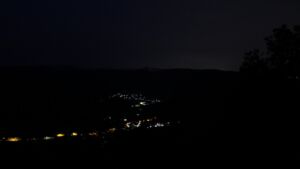 Dieses Bild zeigt eine Webcam-Aufnahme vom Achertal, aufgenommen am Sonntag, den 16.08.2026 um 05:10 Uhr. Die Temperatur betrug 23.1°C.