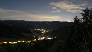Dieses Bild zeigt eine Webcam-Aufnahme vom Achertal, aufgenommen am Freitag, den 04.09.2026 um 05:00 Uhr. Die Temperatur betrug 17.9°C.