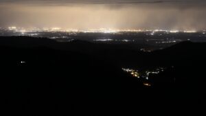 Dieses Bild zeigt eine Webcam-Aufnahme vom Achertal, aufgenommen am Freitag, den 10.04.2026 um 03:30 Uhr. Die Temperatur betrug 11.3°C.