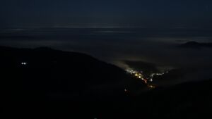 Dieses Bild zeigt eine Webcam-Aufnahme vom Achertal, aufgenommen am Samstag, den 13.12.2025 um 03:30 Uhr. Die Temperatur betrug 6.6°C.