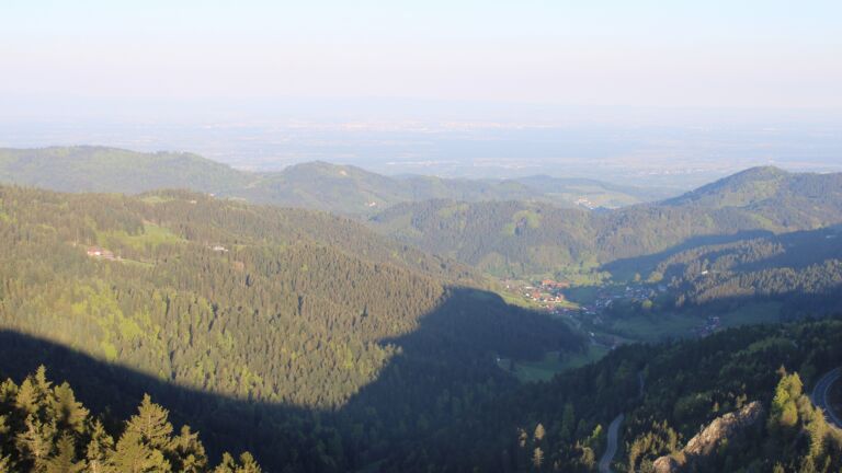 Dieses Bild zeigt eine Webcam-Aufnahme vom Achertal, aufgenommen am Mittwoch, den 30.04.2025 um 07:20 Uhr. Die Temperatur betrug 16°C.