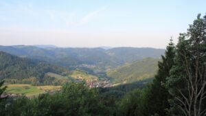 Dieses Bild zeigt eine Webcam-Aufnahme vom Achertal, aufgenommen am Freitag, den 26.06.2026 um 06:50 Uhr. Die Temperatur betrug 27.6°C.