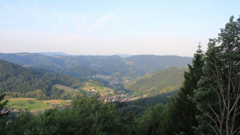 Dieses Bild zeigt eine Webcam-Aufnahme vom Achertal, aufgenommen am Freitag, den 26.06.2026 um 06:50 Uhr. Die Temperatur betrug 27.6°C.