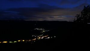 Dieses Bild zeigt eine Webcam-Aufnahme vom Achertal, aufgenommen am Donnerstag, den 14.05.2026 um 22:20 Uhr. Die Temperatur betrug 4.5°C.