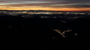 Dieses Bild zeigt eine Webcam-Aufnahme vom Achertal, aufgenommen am Dienstag, den 09.12.2025 um 17:40 Uhr. Die Temperatur betrug 10.5°C.