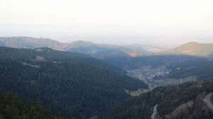 Dieses Bild zeigt eine Webcam-Aufnahme vom Achertal, aufgenommen am Freitag, den 27.02.2026 um 07:50 Uhr. Die Temperatur betrug 10.9°C.