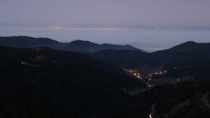 Dieses Bild zeigt eine Webcam-Aufnahme vom Achertal, aufgenommen am Sonntag, den 21.12.2025 um 07:30 Uhr. Die Temperatur betrug 6.9°C.