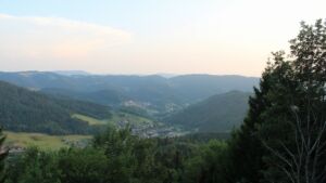 Dieses Bild zeigt eine Webcam-Aufnahme vom Achertal, aufgenommen am Samstag, den 18.07.2026 um 20:40 Uhr. Die Temperatur betrug 20.8°C.