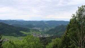 Dieses Bild zeigt eine Webcam-Aufnahme vom Achertal, aufgenommen am Mittwoch, den 13.05.2026 um 11:10 Uhr. Die Temperatur betrug 7.8°C.