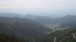 Dieses Bild zeigt eine Webcam-Aufnahme vom Achertal, aufgenommen am Montag, den 04.05.2026 um 19:50 Uhr. Die Temperatur betrug 10.6°C.