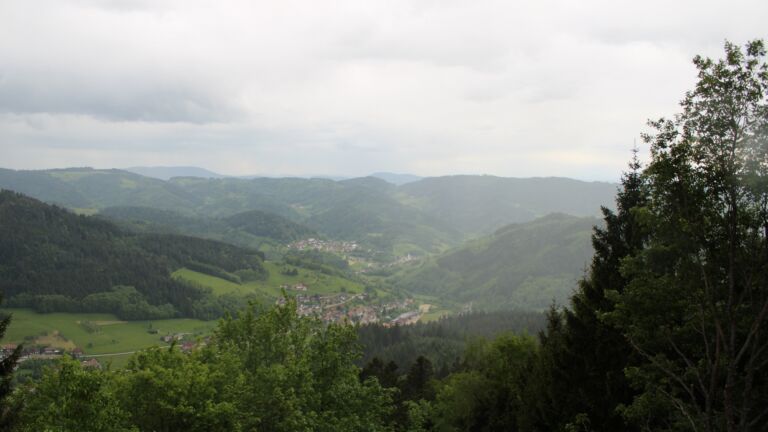 Dieses Bild zeigt eine Webcam-Aufnahme vom Achertal, aufgenommen am Mittwoch, den 13.05.2026 um 18:40 Uhr. Die Temperatur betrug 8.8°C.